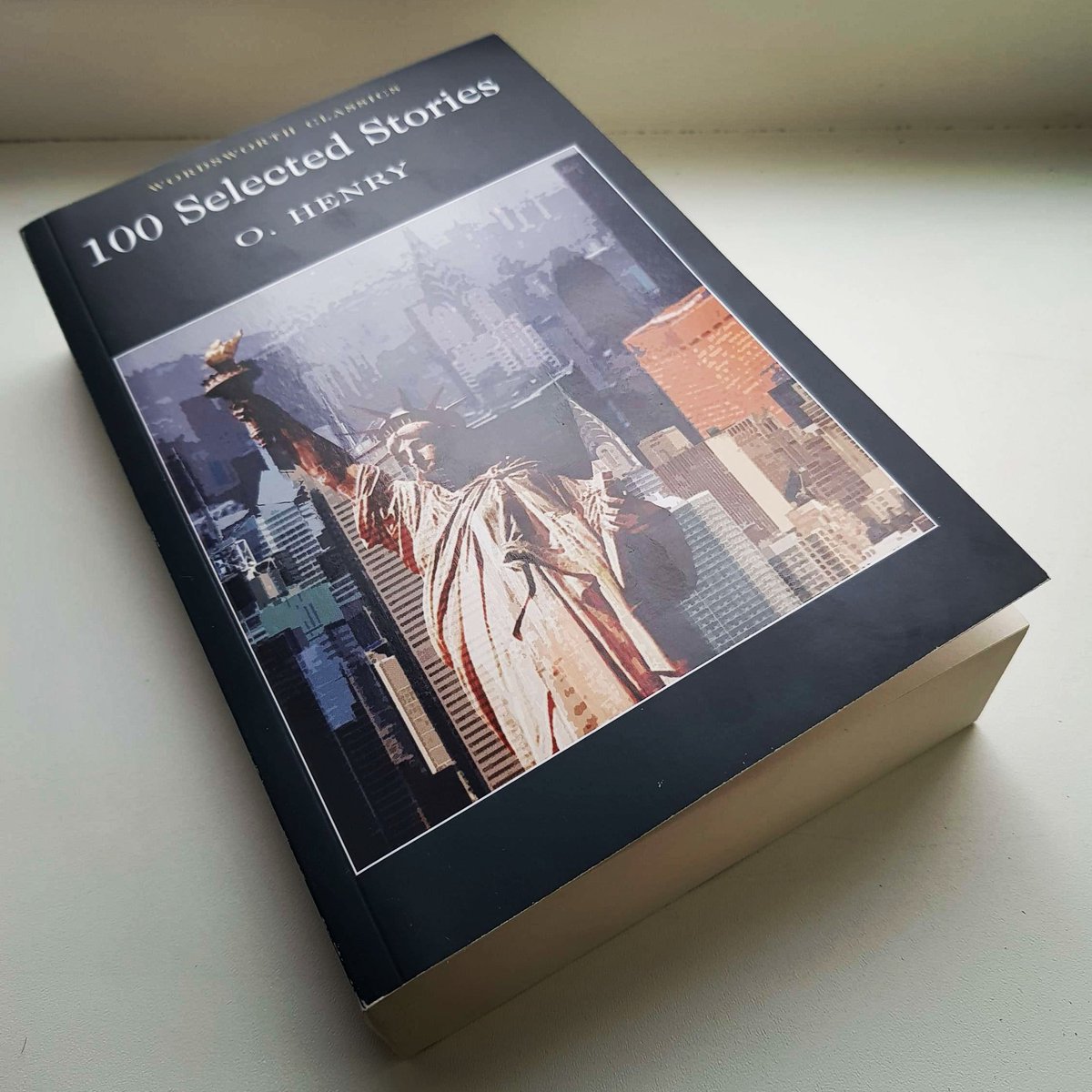 silent_polyglot's tweet photo. My small used book haul - 100 Selected Stories by O. Henry. 🇺🇲 🤗

#readingenglish #englishbooks #booksinenglish #silentpolyglot https://t.co/yQdkByIviW