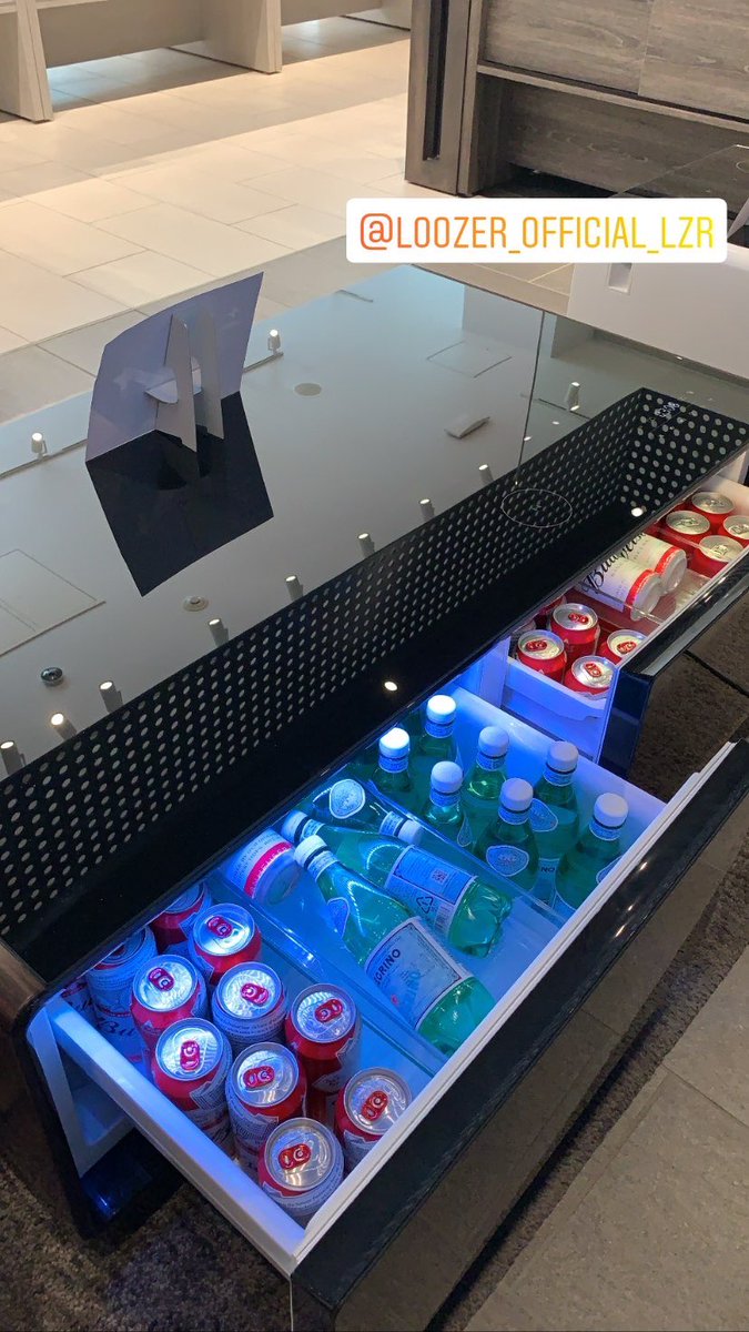 b8tajp's tweet photo. ✔️SMART TABLE
超近代的ステンレス鋼のデザインで、どんなリビングルームにもぴったりフィット。これまでに無いスマートテーブルは、Bluetoothスピーカー、ワイヤレス充電機能、USBポート、ドリンククーラーを備えた多機能型のテーブルです。
b8ta Tokyo - Yurakuchoでご体験いただけます。 https://t.co/zo7DHwNXBf