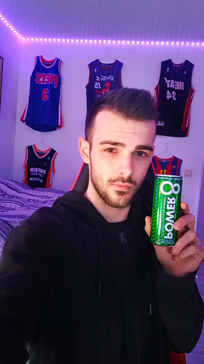 alexitomamba's tweet photo. Buenos días familia 🏀

Mirad lo que me han traído los chicos de @Power8Drinks para empezar bien el día 😈

RT + MG Y SORTEAMOS DOS LATAS PARA TODOS MIS SEGUIDORES 🔥 https://t.co/VvfoiRONIE
