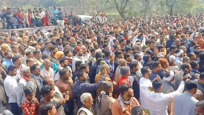 surendradwaba's tweet photo. आज लखनऊ से अपने विधानसभा बैरिया में आने के बाद जो उत्साह, स्नेह,सम्मान और आशीर्वाद हमे प्राप्त हुआ इसके लिए मैं आप सभी देवतुल्य जनता जनार्दन का हृदय से आभारी हूँ।। https://t.co/pcVO2bZ9Pa