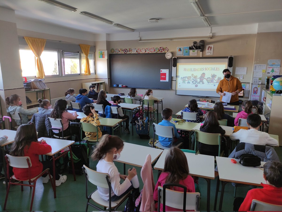 DAlbaCeip's tweet photo. Taller de habilidades sociales con nuestros alumnos de tercero, cuatro y quinto de primaria #missem https://t.co/JS8C19FvxG