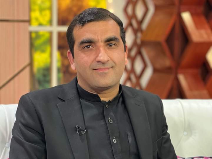 RahmanRahii's tweet photo. Invited as guest in program pakhair pukhtunkhowa with Najiba Faiz at @HUMPashto1. Highlited various pressing issues specifically education and promotion of science culture! https://t.co/jRub4olj2D