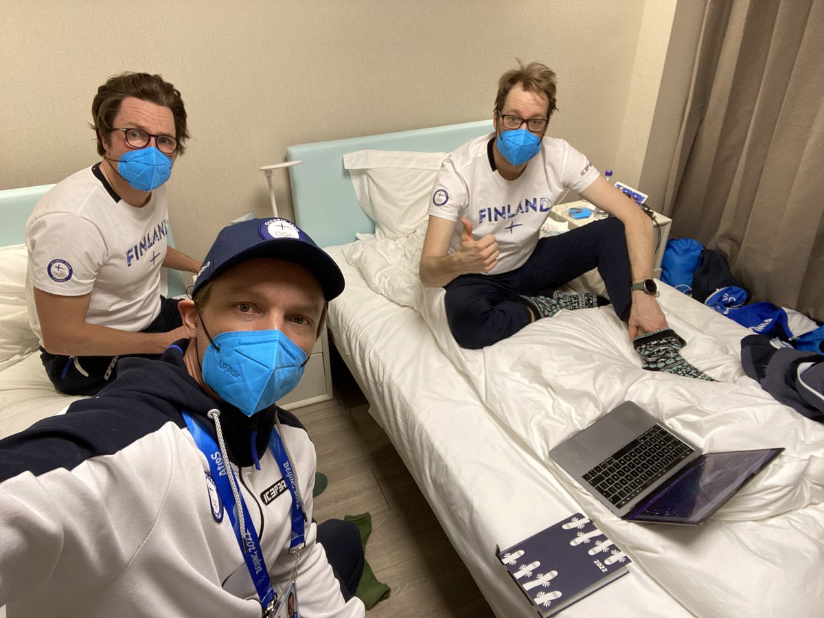 Juonitaan ”Opamaxin” @olliohtonen ja <a href="/lemmettyla/">Teemu Lemmettylä</a> kanssa huomisen hiihto-osuuden taktisia variaatioita. Hienoa, että on monen alan asiantuntijoita ympärillä. Tämä antaa mahdollisuuden menestyä <a href="/ncteamfin/">Nordic Combined Team Finland</a>