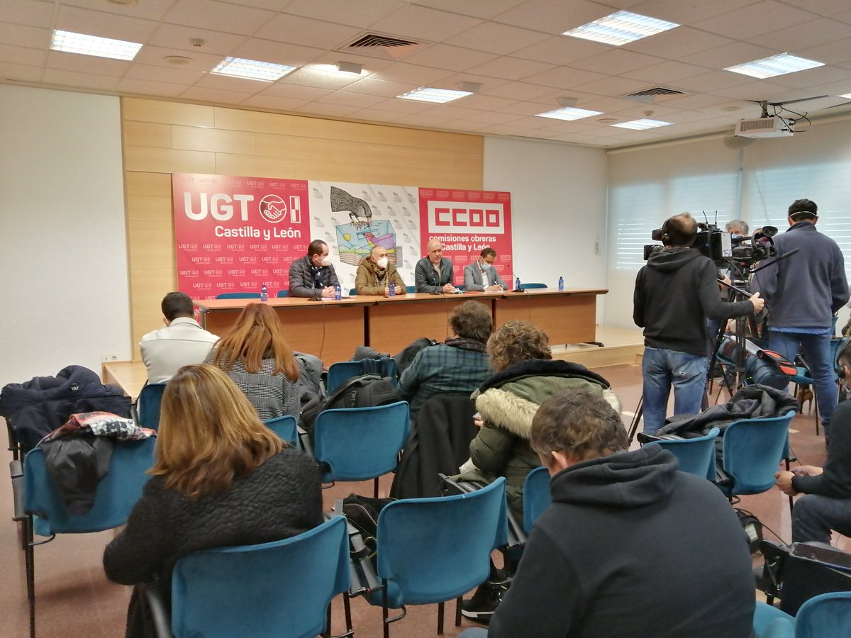 CCOOCyL's tweet photo. ¡Buenos días! RdPcon motivo de la Asamblea conjunta con @UGTCyL sobre la #ReformaLaboral y las #EleccionesCyL13F.  @UnaiSordo: "Es necesario recomponer una mayoría progresista ante el espectáculo de la votación de la Reforma Laboral" https://t.co/wS5YaDywxr