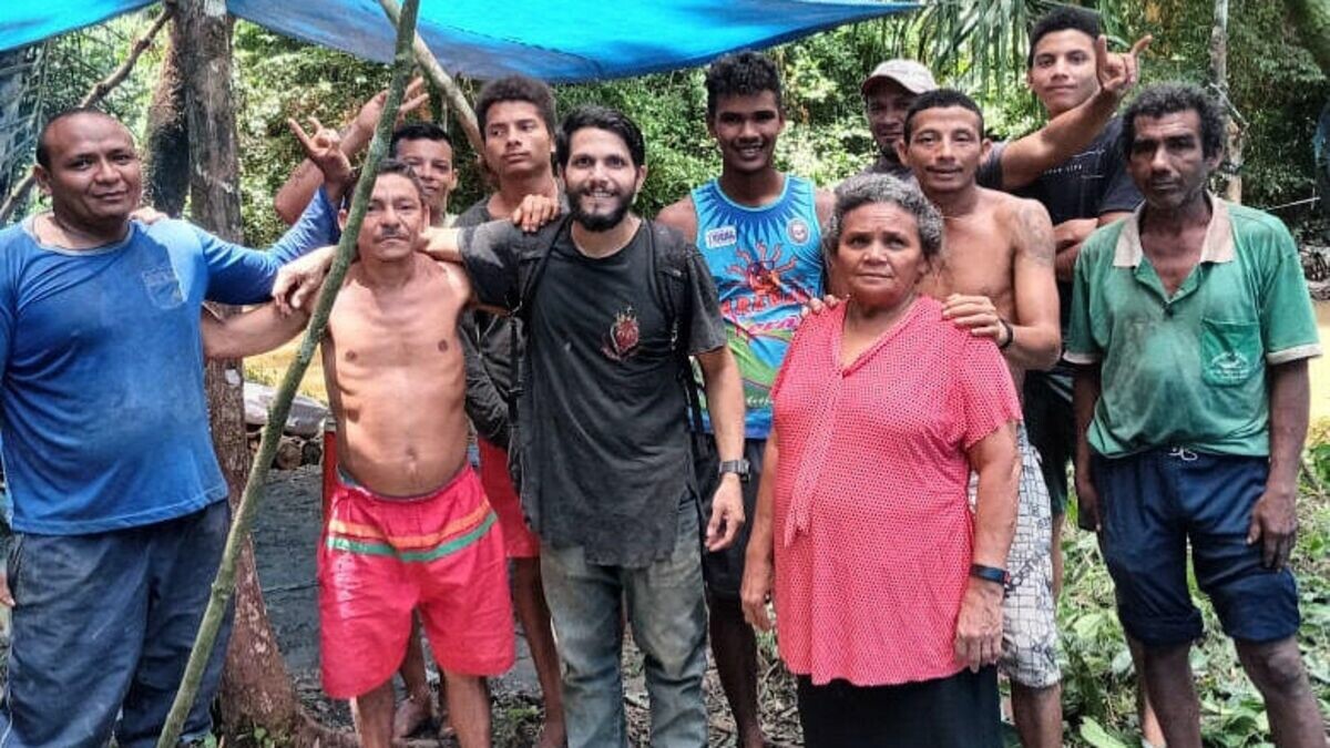 lp_ecrans's tweet photo. Il avait survécu 38 jours dans l’Amazonie après un crash d’avion : son histoire bientôt adaptée au cinéma
➡️ https://t.co/xSG4FDwI4Q https://t.co/WgkiJh29HV