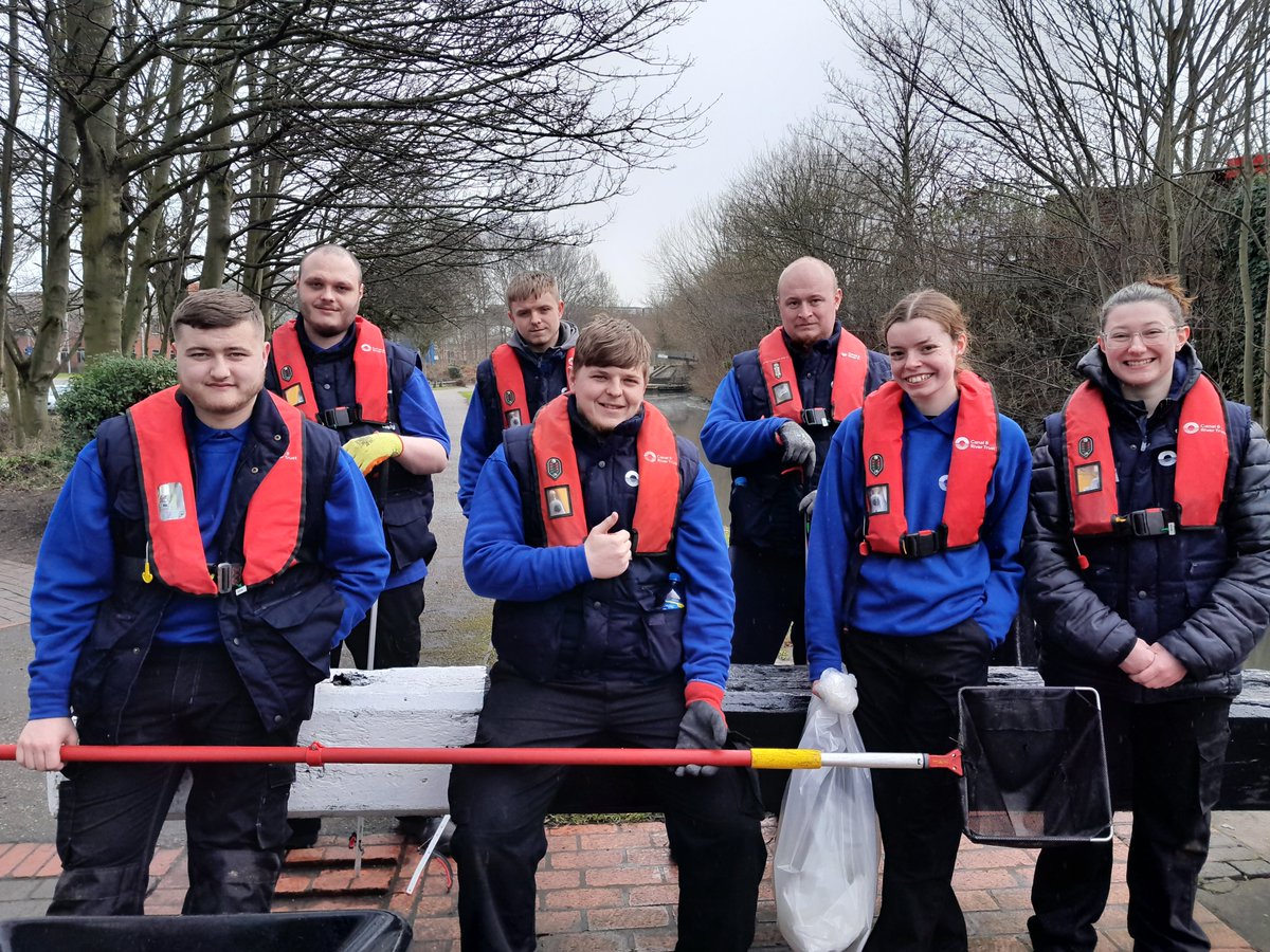 Welcome to our new team of Kickstarters. The team will working with Trust colleagues and volunteers and will be covering the #Wolverhampton area as part of their placement with us. Good luck team. <a href="/CanalRiverTrust/">Canal & River Trust</a> <a href="/AaronAtwal2/">Aaron Atwal</a>