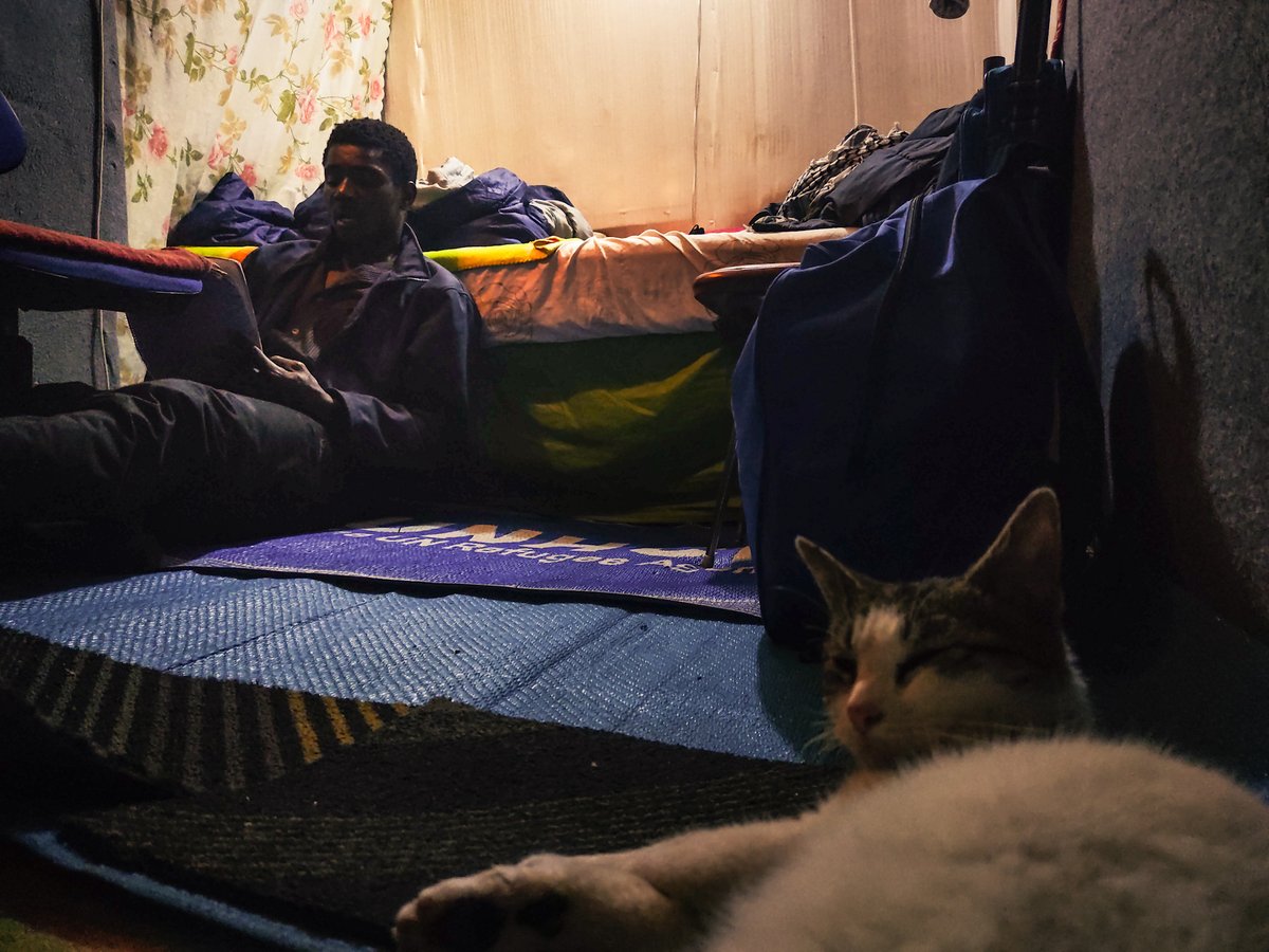A memory of when this amazing guy hosted me in his "house" inside the refugee camp in Samos. 
During that time he was trying to learn Greek 
#photographylovers  #Documentary  #Refugee  #Greece