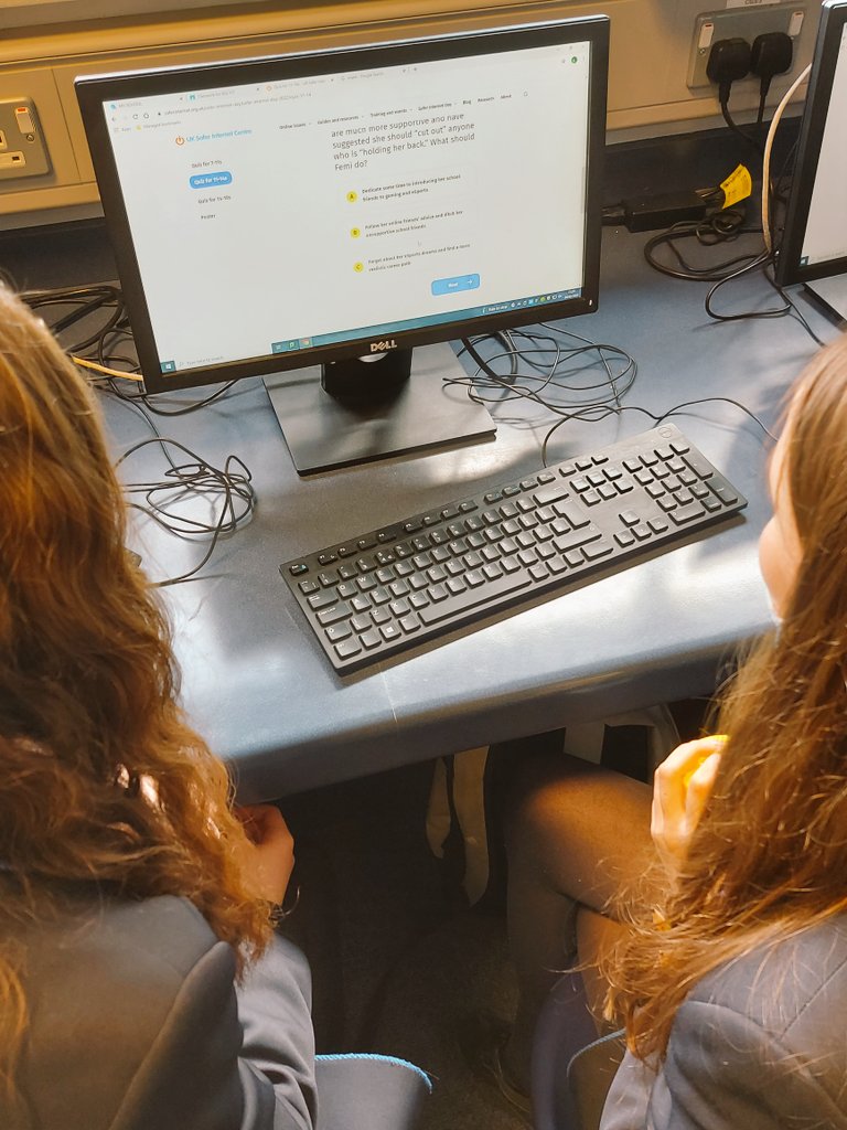 slgict's tweet photo. Year 8 enjoying Safer Internet Day! #SaferInternetDay2022 #allfunandgames https://t.co/khecH52mp4