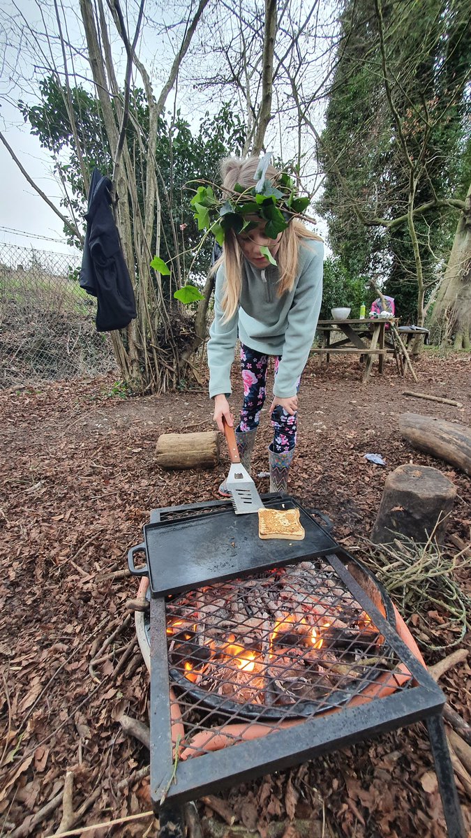 WhyteleafeOL's tweet photo. Our final year 5 forest school was a morning session, so we decided to cook a yummy breakfast of eggy bread. It's been such a fun six weeks. #flippingeggs #eggybread #breakfastanyone https://t.co/aAXlhIECka