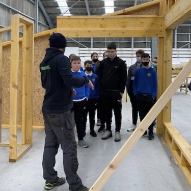 SchoolCastlebay's tweet photo. Yesterday S2 visited #ModularWest in their new factory in Vatersay. Roddy MacInnes showed the pupils around and talked to them about his experiences. Roddy is keen to work with our #DYW Coordinator to support any youngsters interested in apprenticeships.
@cne_siar @DYWTOH https://t.co/iIG1dwTtkt