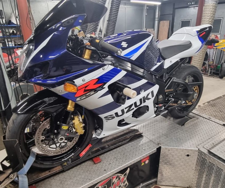 PDQDyno's tweet photo. GSXR1000 K4 in for a full service including valve clearances, K-Tech SSRK Valve Kit and Springs, Nitron R2 Shock, Dynojet PCV and quickshifter before being mapped on the Dyno
@PDQDyno @KTechSuspension @NitronRacingUK @DynojetUK #fullservice #ssrkkit #nitronshock #pcv #dynoatpdq https://t.co/VszUuvemLW