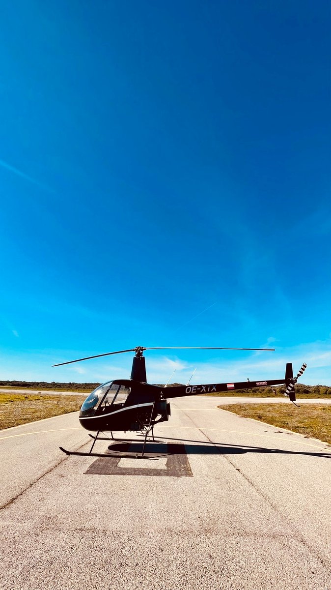 TheHeliCentre's tweet photo. If this is winter ❄️ in #Mallorca, we’ll take it.
#wintersun #pilotlife #pilotlove #cplh https://t.co/BiydTp4RPp