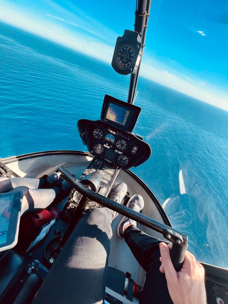 TheHeliCentre's tweet photo. If this is winter ❄️ in #Mallorca, we’ll take it.
#wintersun #pilotlife #pilotlove #cplh https://t.co/BiydTp4RPp