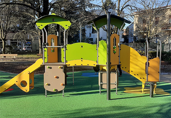 #BuongiornoMonza, terminati i lavori di #riqualificazione dei #giardini in via Annoni - Baracca.
Realizzati #195mq di parco #giochi #inclusivo. 
In corso anche la #riqualificazione nell’area di #185mq di via Boito - Perosi con nuovi giochi.
ℹ: bit.ly/3rySOih