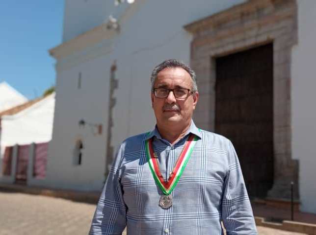 No encuentro palabras para dibujarles el honor que embargó mi alma el pasado sábado al recibir la Orden “GENERAL PEDRO LEÓN TORRES” en su segunda clase, de manos del buen amigo, Licenciado Francisco Javier Oropeza Álvarez Alcalde del Municipio Bolivariano G/D Pedro León Torres.