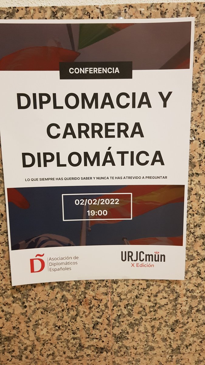 diplomaticosADE's tweet photo. La semana pasada @diplomaticosADE tuvo el placer de ofrecer una charla sobre #diplomacia y la #carrera diplomática en la @URJC a un grupo de entusiasmados estudiantes del @URJCmun. Intentamos  explicar todo lo que rodea a la bonita pero exigente profesión del diplomático. https://t.co/eKCVmV7h3s