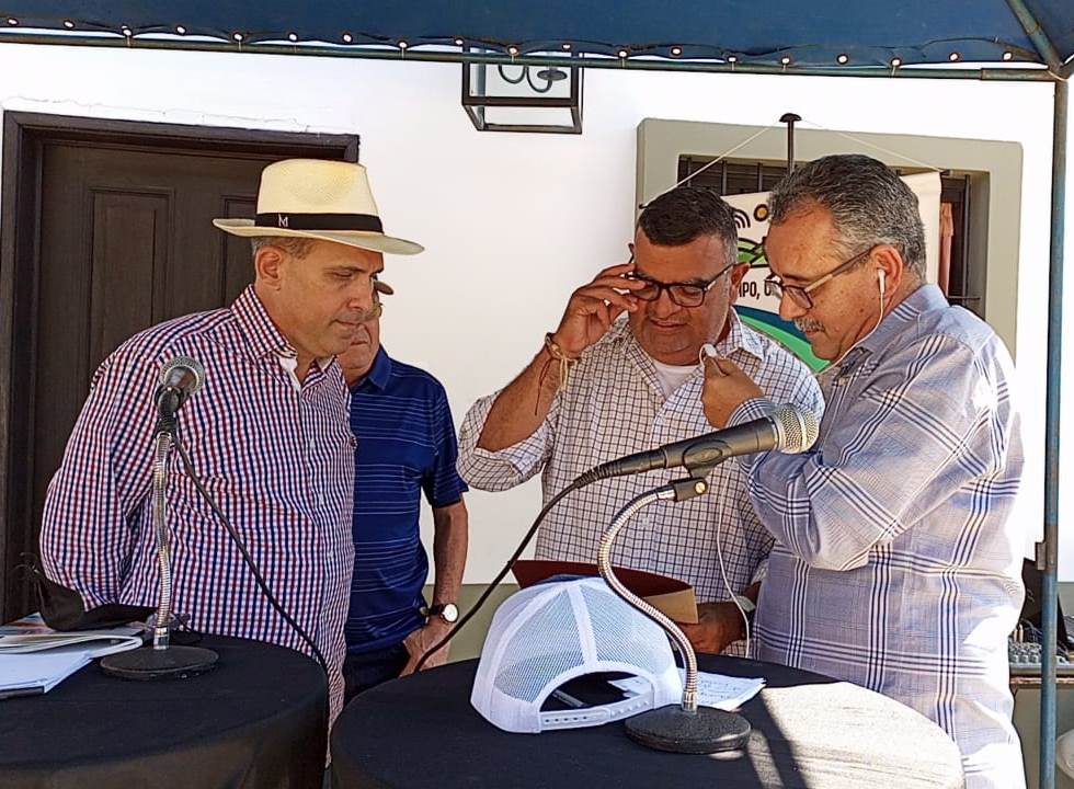 Llevaré con orgullo y humildad este reconocimiento, en mi corazón y recuerdos. Me honra, y compromete aún más a continuar trabajando  por el sector agropecuario venezolano, pero especialmente con Carora, pueblo al cual me unen nexos de amistad y cooperación desde hace muchos años