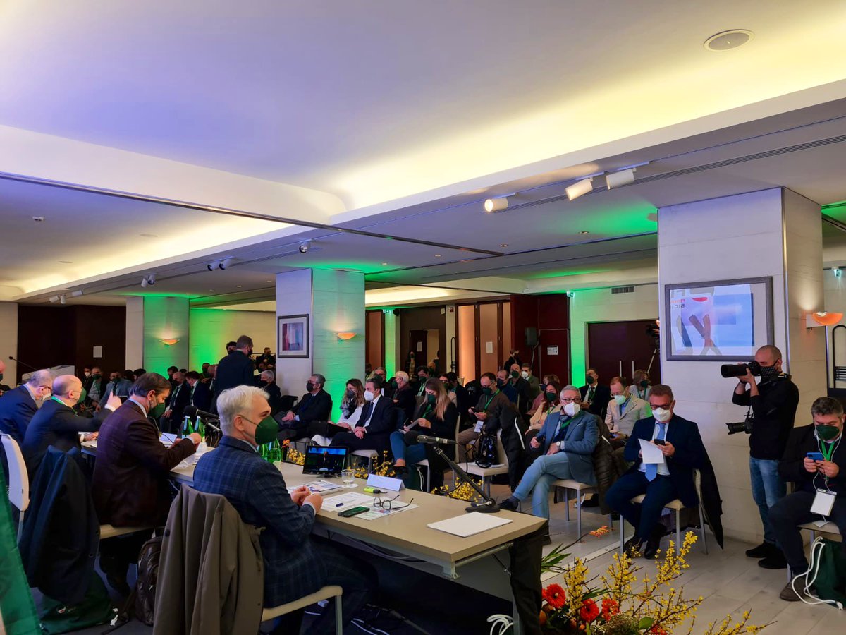 antoniodb69's tweet image. 📌oggi il #XIICongresso #FitCislSicilia, momento di straordinaria democrazia e confronto per il rinnovo degli organismi. Relaziona #DionisioGiordano, interviene #SebastianoCappuccio, conclude @salvopellecchia.
Con passione e impegno…#CresciamoConTrasporto
@FitCisl @CislSicilia