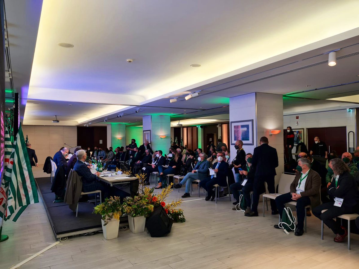 antoniodb69's tweet image. 📌oggi il #XIICongresso #FitCislSicilia, momento di straordinaria democrazia e confronto per il rinnovo degli organismi. Relaziona #DionisioGiordano, interviene #SebastianoCappuccio, conclude @salvopellecchia.
Con passione e impegno…#CresciamoConTrasporto
@FitCisl @CislSicilia