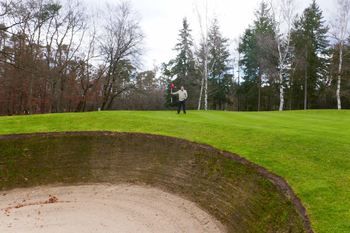 euroturfgrass's tweet photo. It is great to be working together again with the "Antonio Conte" of German Golf Courses Mr Mark Timberlake, the new Course Manager of 
Golfclub Mannheim-Viernheim 1930 e.V. 

We are excited to be involved in the ex-Licher Golfclub Course Managers next chapter!

#coursemanagers https://t.co/ZQoDTd467c