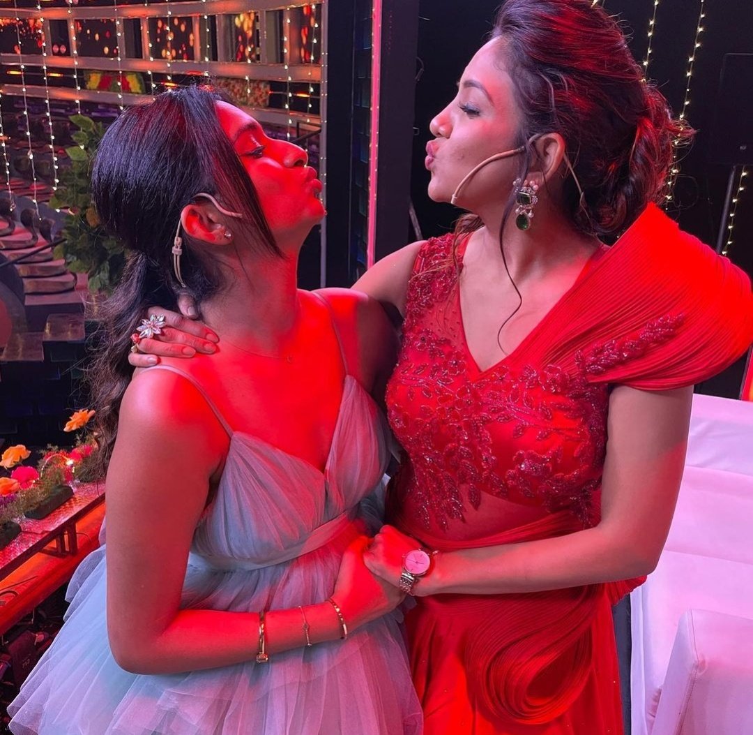 Pavnixcafe's tweet photo. Our Cutie @Pavani9Reddy Clicked with Friends #Mathu &amp; #Nadiya at BB Kondattam Shoot 💫❤
.
.
.
#Pavni #Pavani #PavaniReddy #Pav 
#Pavniarmy #Pavnians #PavniFam 
#PavniReddy #Dee #Eejjii #Durga #PavniFandom #BiggBossTamil5 https://t.co/Ko3l3Kn842
