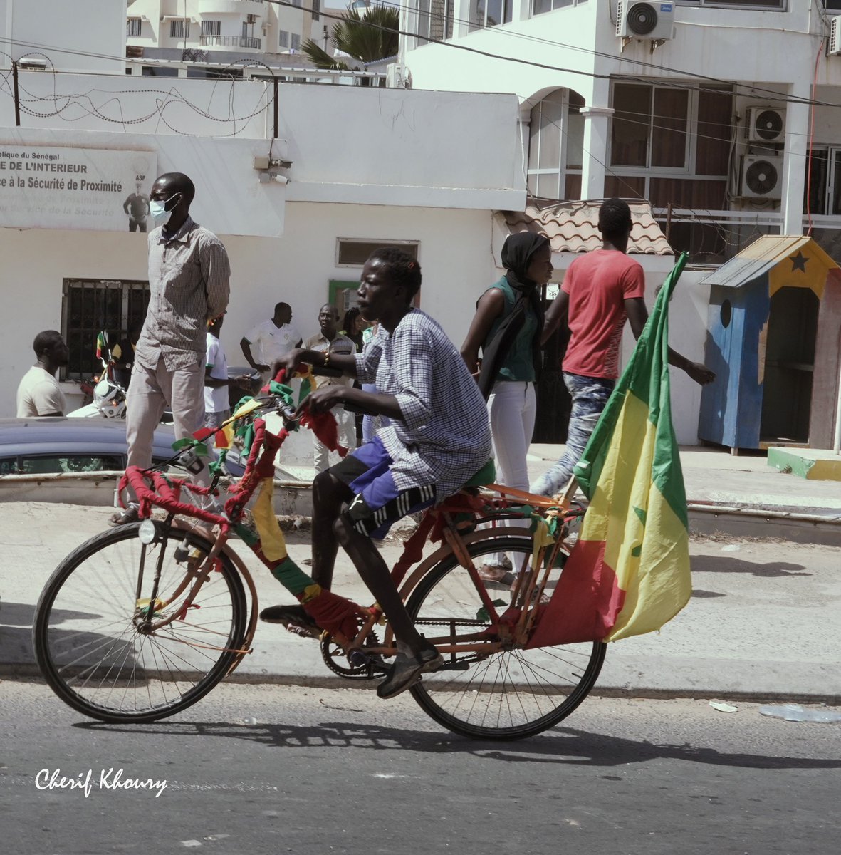 CElvalide's tweet photo. Une très grande fierté pour le peuple Sénégalais de voir les lions nous amener la coupe.Senegal Dakar,  célébration de la coupe. You will see more images. 
Cherif Khoury  #AFCON2021 #mankowutindamli -#Senegal #teamsenegal #Gainde #LionsDeLaTeranga https://t.co/AMn2x8PeJL