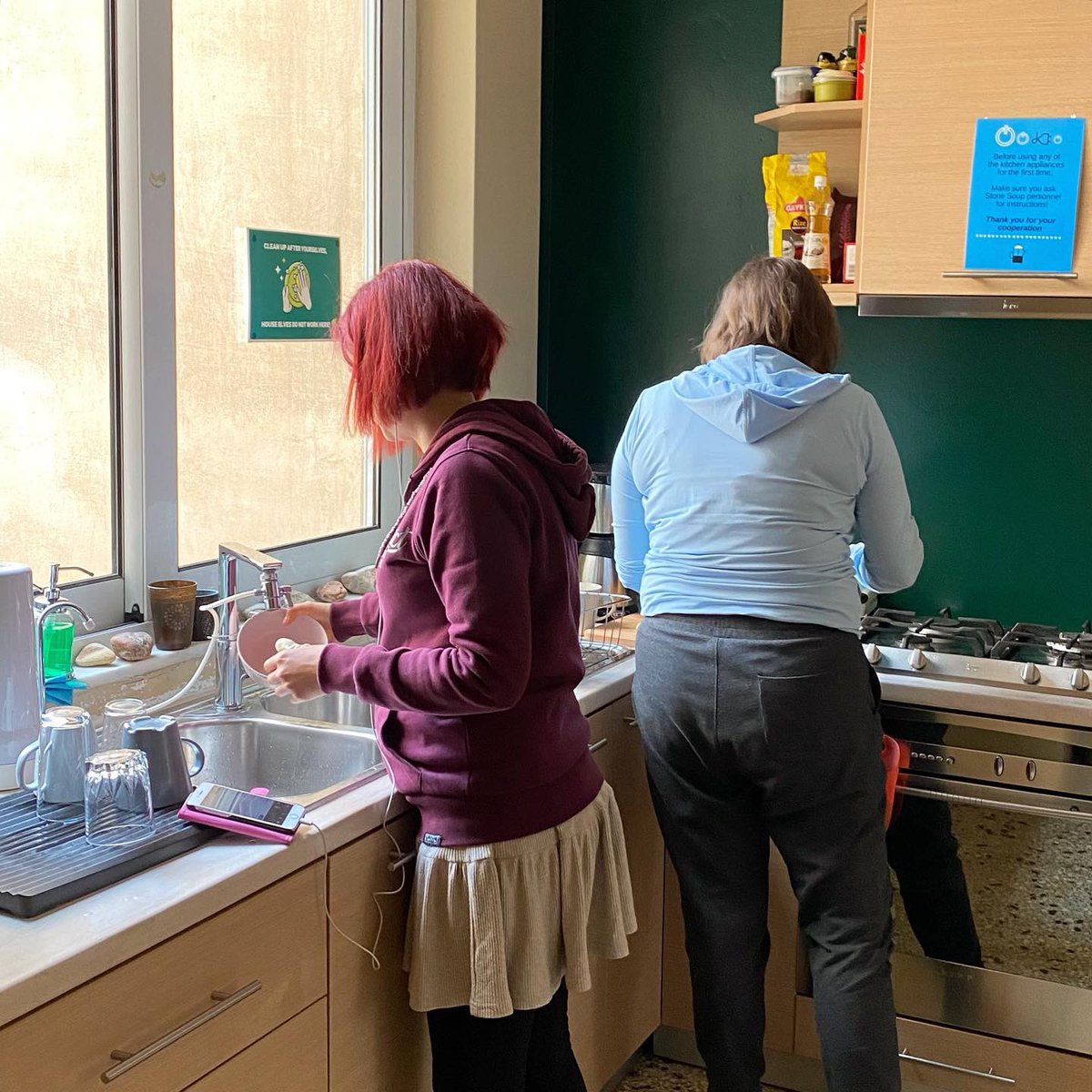 StoneSoupGr's tweet photo. Making breakfast and chit chatting in our cozy kitchen!π§π»βπ³π€
#coworkingbrunch #coworkingspaces #athens #members #community #findyourworkplace #commonspaces #breakfastatwork #greece #coworking https://t.co/e4uzq8eiHN
