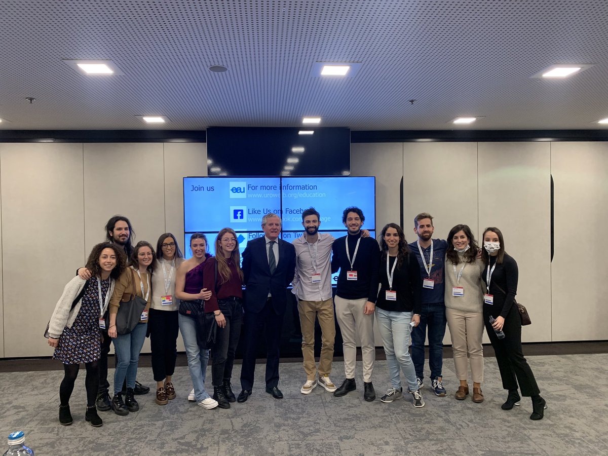 Jose_Agustn's tweet photo. Último día de #EUREP21 repasando Andrología con el Dr @imoncada . @Uroweb @ResidentesAEU https://t.co/wacKxa8IKo
