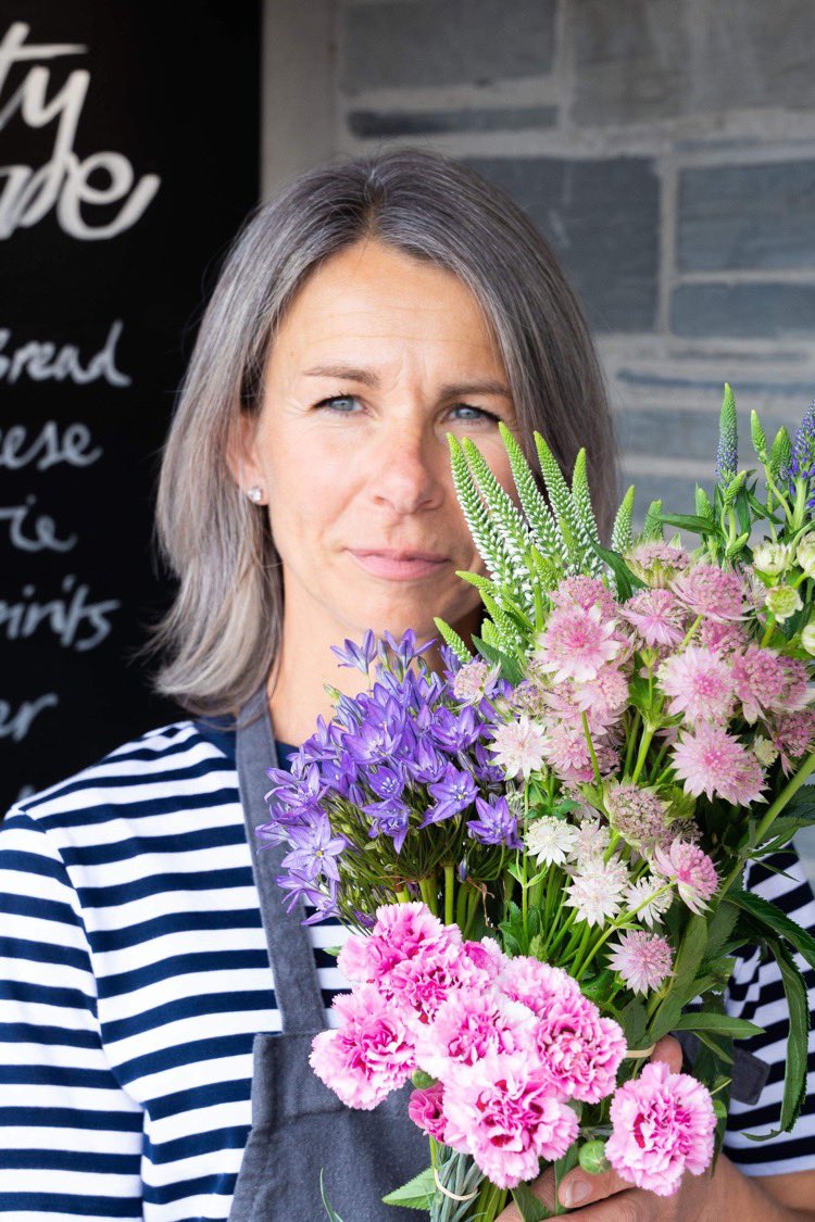 BinTwoPadstow's tweet image. Morning Cornwall!

A position has opened up at @thearcfoodstore at @HawksfieldA39, Wadebridge working for my lovely wife Mary selling properly delicious food &amp;amp; wine.

No previous experience needed; mainly you just need to be nice &amp;amp; reliable. We’ll teach you the rest...