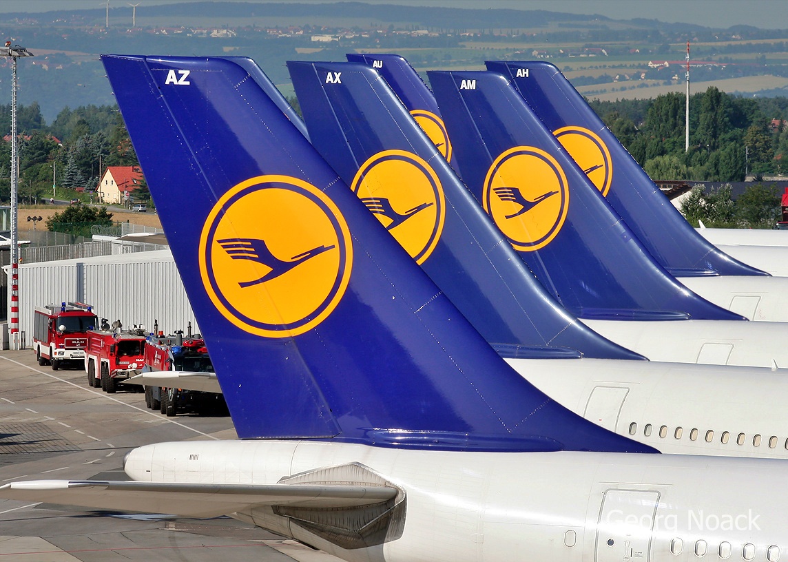 Copy and past #tailtuesday
Photo: Georg Noack
Airport: Dresden - 'Klotzsche' Int'l (DRS/EDDC)
Aircraft: Airbus A300B4-605R
Date: Jul.6.2009
-
#lufthansa #avgeek #airbus #lufthansavintage #DRSairport #EDDC #airbusa300 #a300 #airbuslovers #airbusa300b4