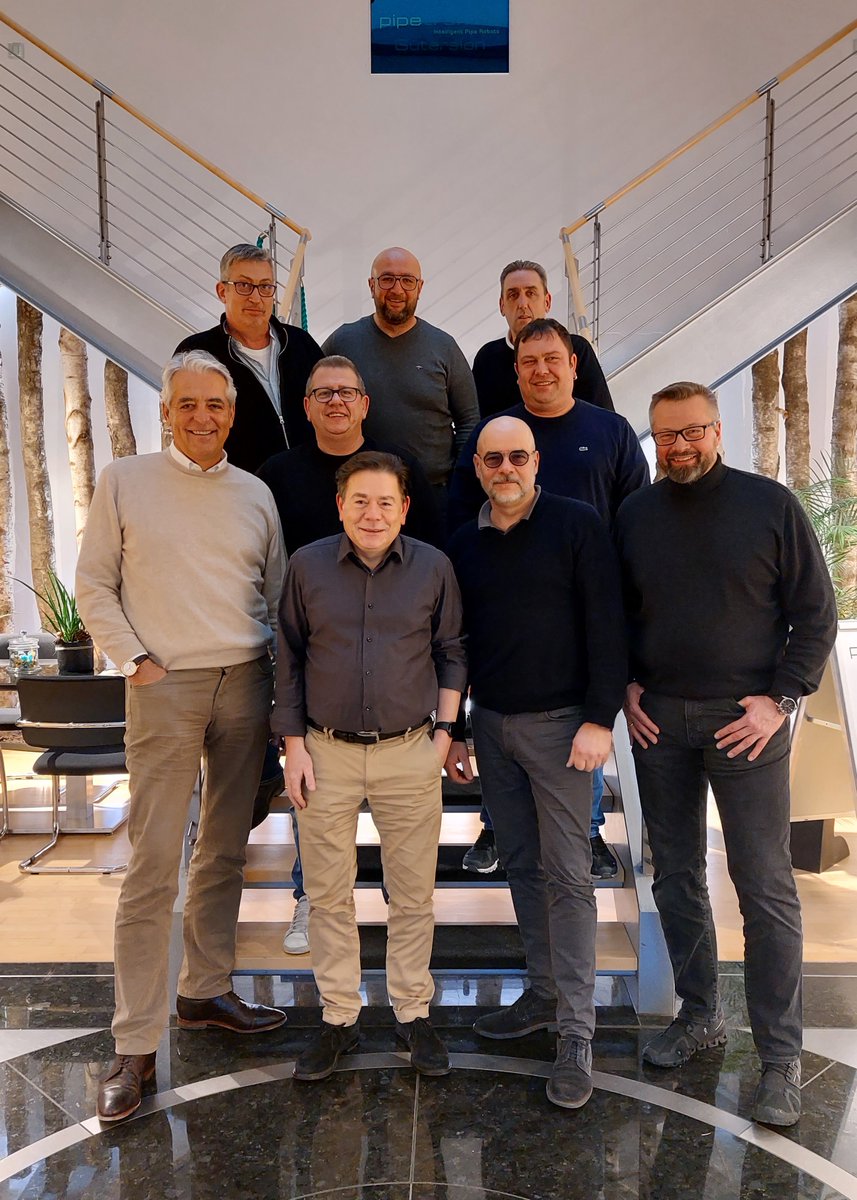 pipe_seal_tec's tweet image. Willkommen im Team – Owen Shearman (rechts oben) unterstützt uns künftig mit seiner jahrelangen Erfahrung im Bereich IT dabei, den neuen Produktbereich Hausanschluss-Robotik auf- und auszubauen. Wir freuen uns auf die gemeinsame Zusammenarbeit. pipetronics.de