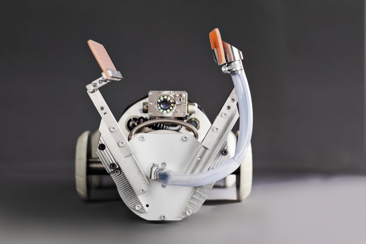 pipe_seal_tec's tweet image. Für ein hochpräzises Arbeiten auch an komplexen Mängeln benötigt es intelligente Robotertechnik. Unsere PI.TRON Spachtelroboter erlauben eine flexible &amp;amp; millimetergenaue Sanierung von Anschlüssen in Abwasserkanälen mit den Durchmessern DN 200 bis DN 800. bit.ly/35vZSnr