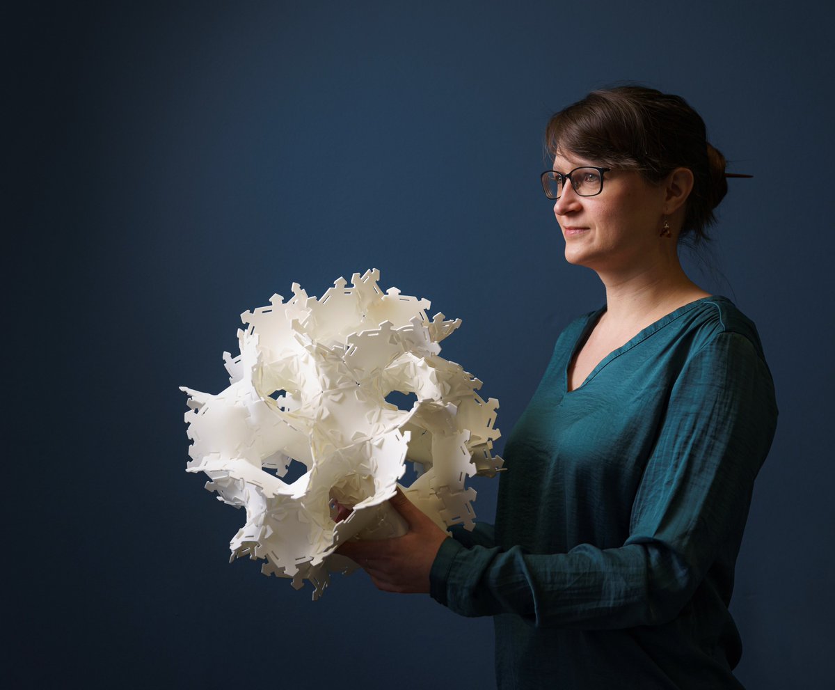 tudelft's tweet image. Mathematician Hanne Kekkonen: &quot;The nice thing about inverse problems is that the same method can be used to solve very different problems: from medical diagnostic imaging to industrial process monitoring.&quot; #EEMCS #mathematics #storyofscience #tudelft tudelft.nl/en/stories/art…