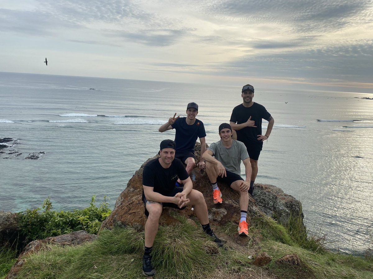 alexmarquez73's tweet photo. Peace &amp; love! ☮️ https://t.co/YkHmRRpvLK