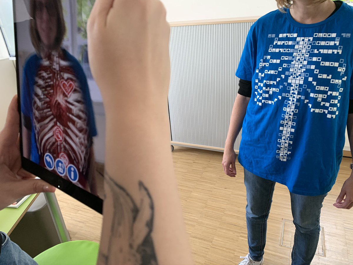 belden_trixi's tweet photo. @SebEisele @EngesserAnna @RalfLoheit @grundschulmann @GabrieleLindem1 Das #virtualitee von @curiscope auf jeden Fall.
Und Sachen von @Areeka. https://t.co/2pkR45NnUd