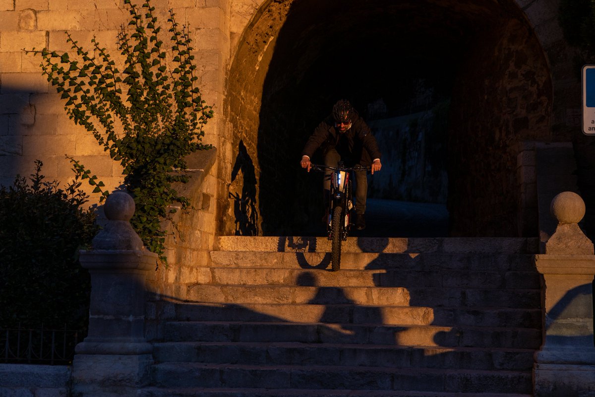 BraihBikes's tweet photo. Hi Tuesday👋
Did you know that people who cycle to work report feeling freer, more relaxed, and more energetic than those who drive to work?
#Braih offers you 184 km of range to help you get where you need to go.
#superebike #bike #ebikes #Commuting #cyclinglife #HappyTuesday https://t.co/kILlk5EZI6