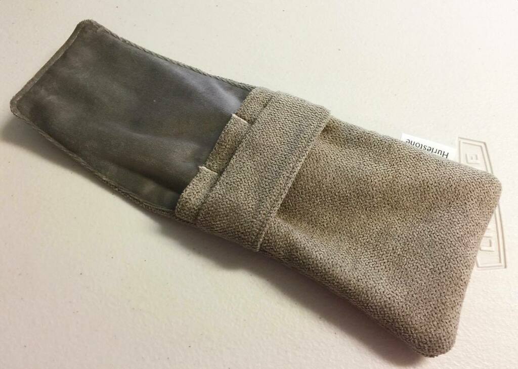 HurlestoneNZ's tweet photo. Mocha three pen pouch. Now off to its new home ✈️😊

#hurlestonenz #penpouch #handmade #nzmade #pencase #penbag #fabricpouch https://t.co/EoOwT2hkaa https://t.co/l0k93WXKUy