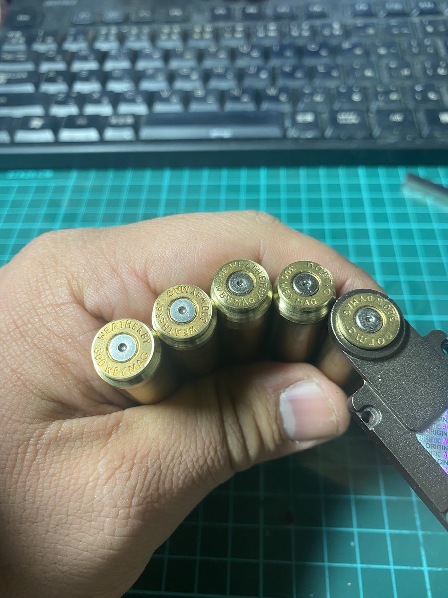 TuFuPostman's tweet photo. ボタン部分の径きっちり合わせ完了。
次は台座すすめます。

#bulletbutton https://t.co/Ox3F7Ey3h3