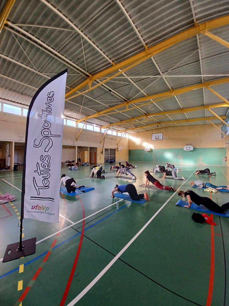 ufolep86's tweet photo. Ce matin, évènement "Toutes Sportives" au programme Step, renfo...en partenariat avec l'ACSEP (association affiliée à l'UFOLEP) et le CREPS de Poitiers 💪🙏
#ToutesSportives 
@UFOLEP https://t.co/LYf3sZKJVL