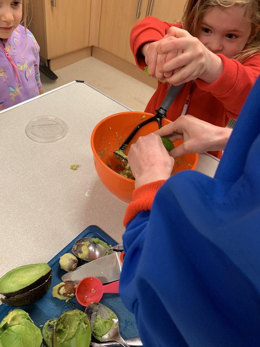 1stDunston's tweet photo. Rainbows are exploring countries around the world this term.  Mexico is our latest stop.  The Rainbows made guacamole.  There was much chat about how it looked, smelled and even sounded squelching under the masher.  Most of us tried it, some were surprised it was tasty! 🥑 🌈 https://t.co/lRNXUtGYfj