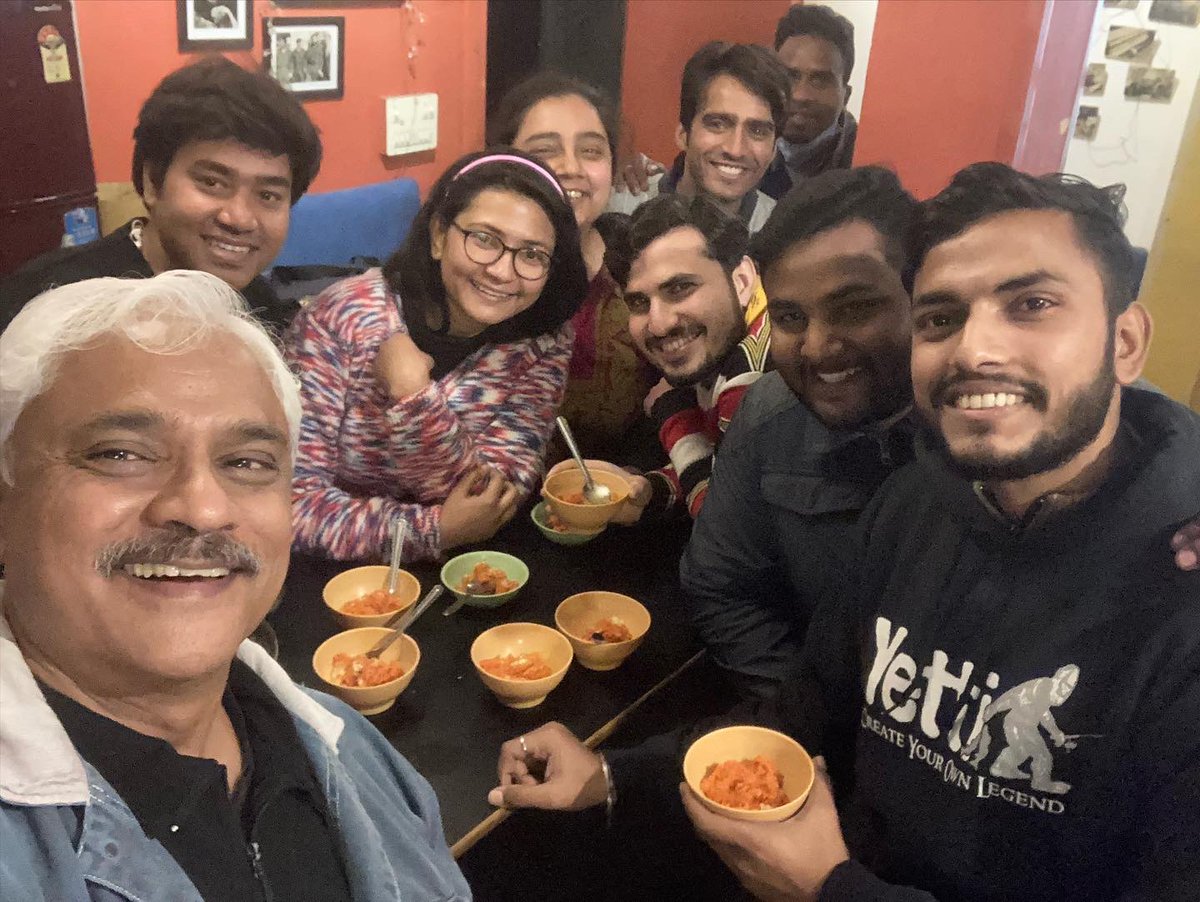 LeftWordBooks's tweet photo. It was #gajarkahalwa day at #LeftWord today! #Masterchef @SKsuvendu in top form. Lucky recipients @purbasha_sarkar Priyanka, Pradeep, Mustafa, Shahid, Amit, Banphal, Sudhanva https://t.co/NYAt7Os6ZL