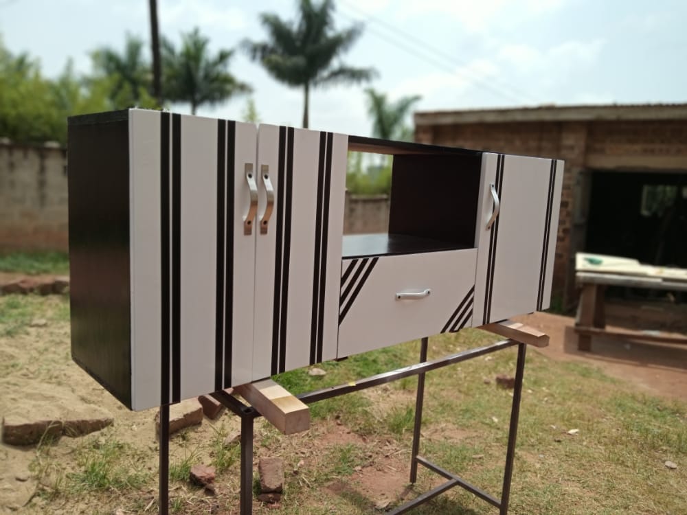 AngelloKivumbi's tweet photo. TV stand up for delivery @450k
#SupportLocalBussiness
#Shoplocal https://t.co/6vqEr0IIRa