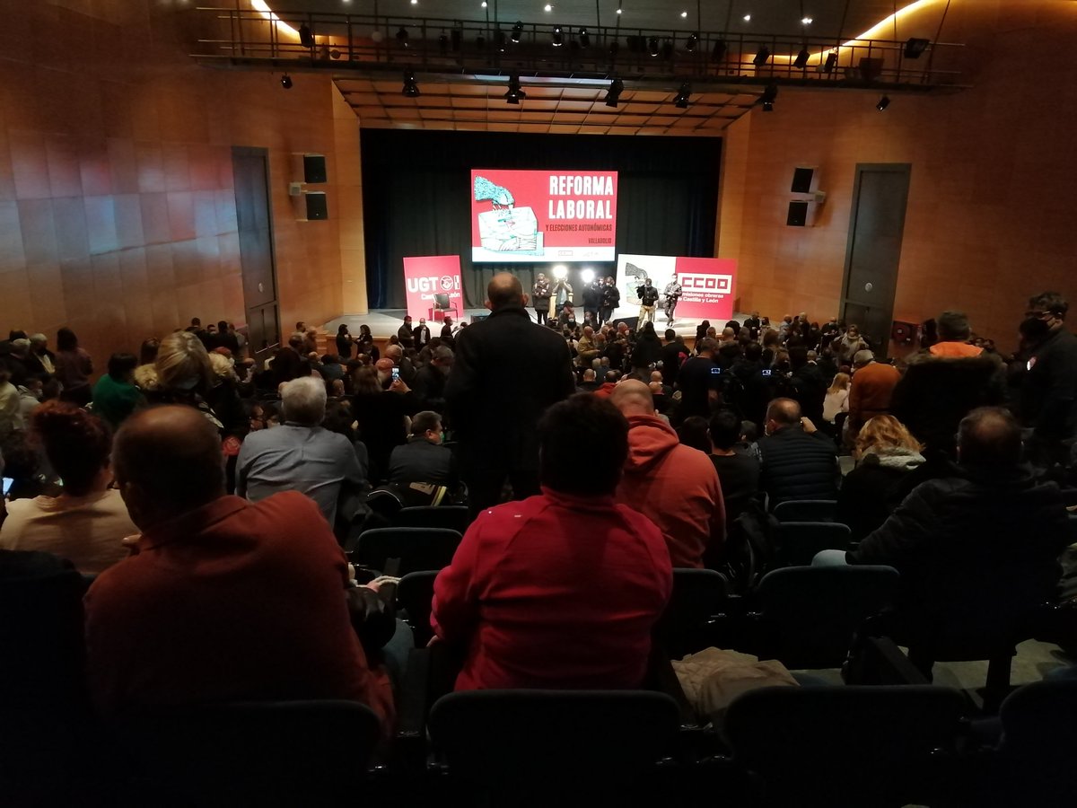 CCOOCyL's tweet photo. Empieza la Asamblea con arte, a cargo de @MarisaValleRoso. Si queréis seguirla en directo podéis hacerlo a través de este enlace: https://t.co/NJS6ZjYha5 https://t.co/JWKIzUd4Y3