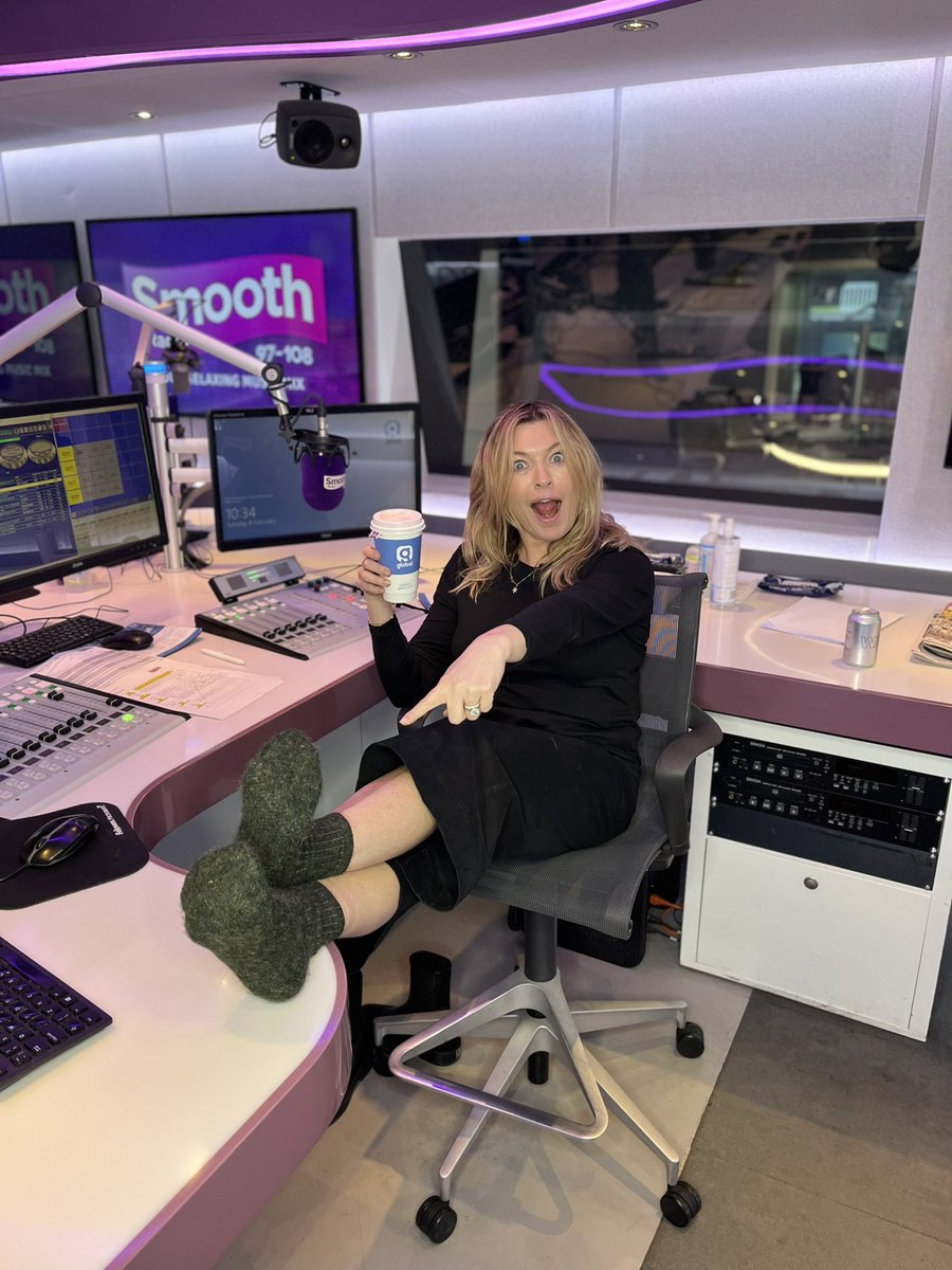 ✅ Cup of tea ✅ Favourite socks ✅ Most relaxing music! @TinaHobley is ready for you this morning on Smooth! 10-1!