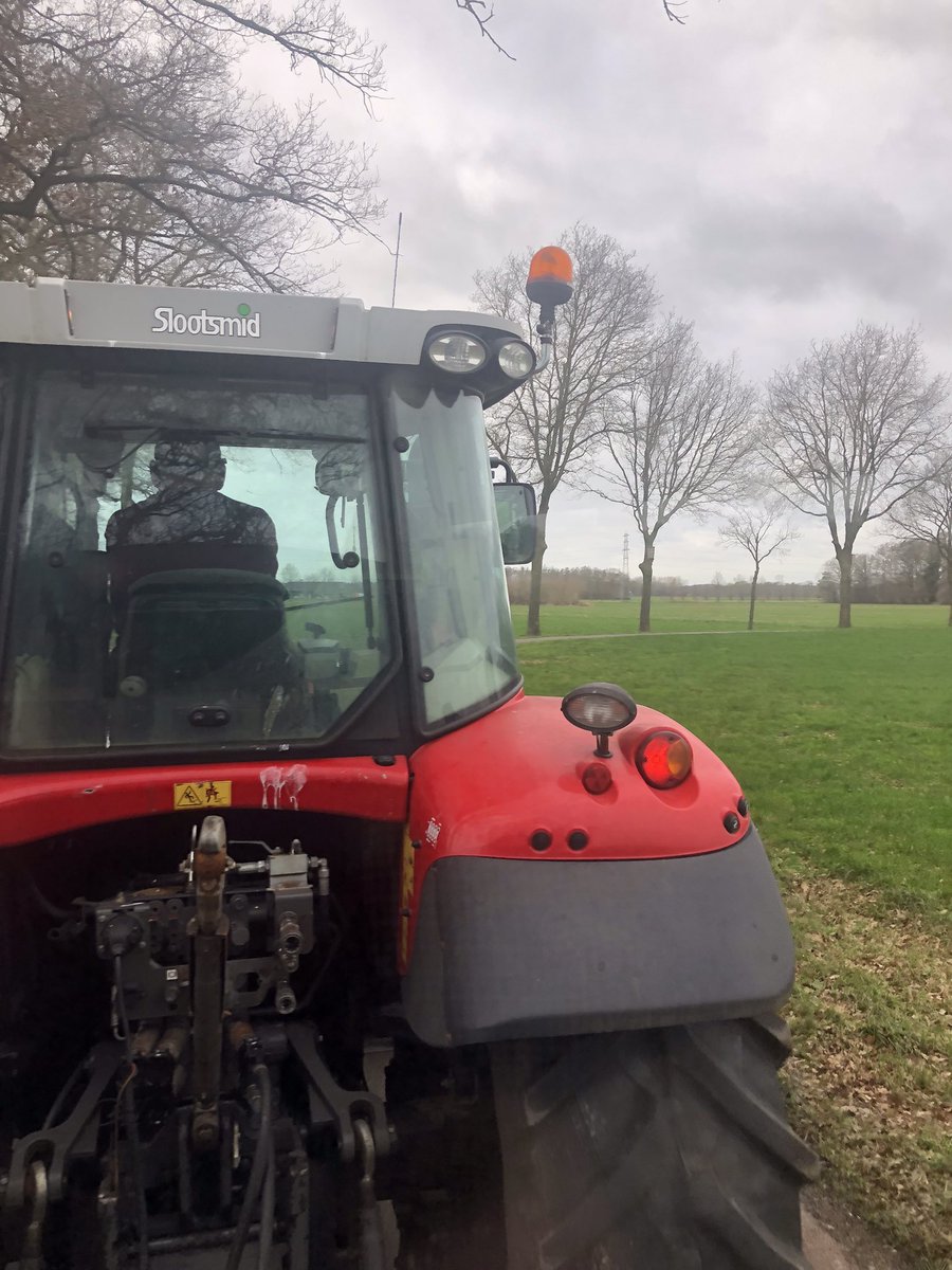 slimsteweg's tweet image. Het kan weer! Werkbezoek studenten @Hogeschool_VHL aan gebied rond de N825 en de Berkel tussen Borculo en Lochem.
Samen in de huifkar van @DeMelktap !

Hoe kunnen bewoners sturend worden voor de ontwikkeling van hun gebied?! 

Proeftuin Nettelhorst = samen leren + innoveren