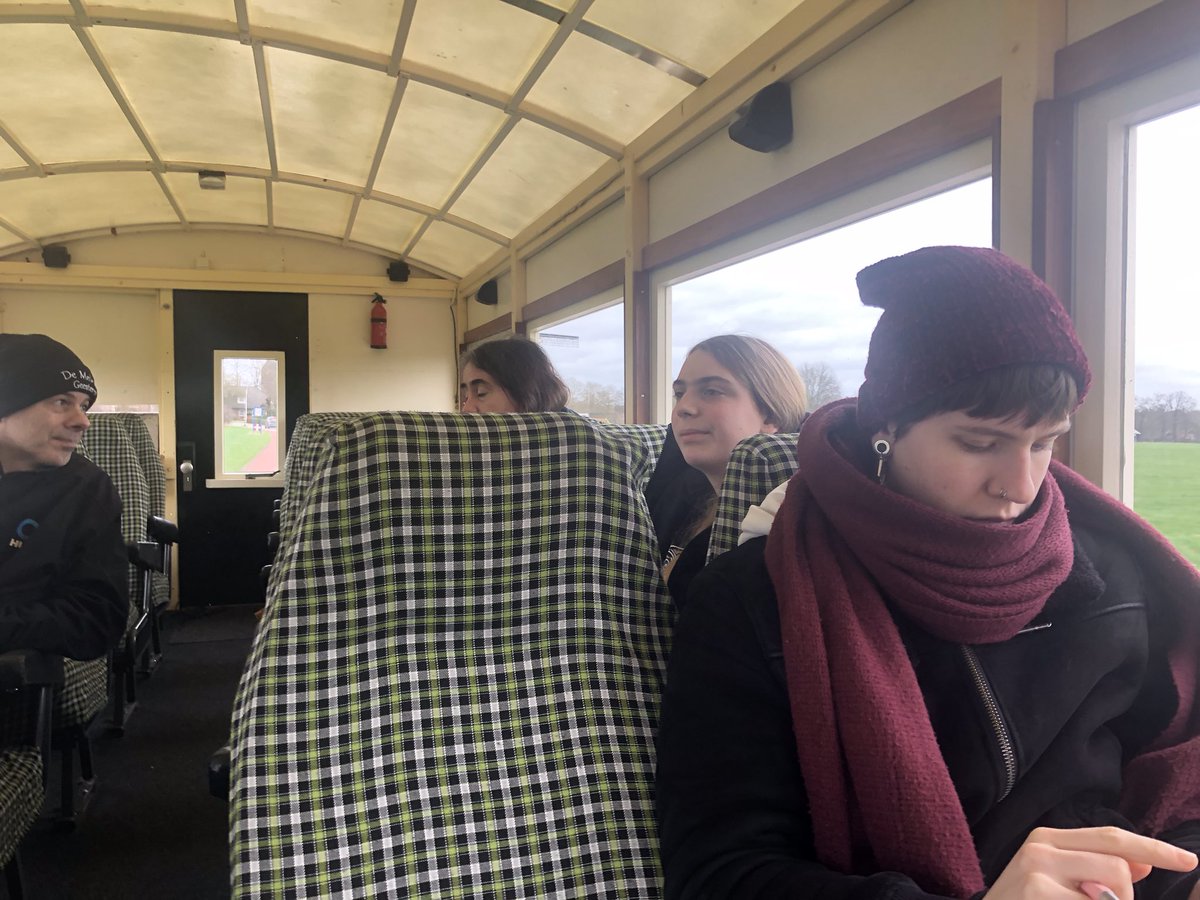 slimsteweg's tweet image. Het kan weer! Werkbezoek studenten @Hogeschool_VHL aan gebied rond de N825 en de Berkel tussen Borculo en Lochem.
Samen in de huifkar van @DeMelktap !

Hoe kunnen bewoners sturend worden voor de ontwikkeling van hun gebied?! 

Proeftuin Nettelhorst = samen leren + innoveren