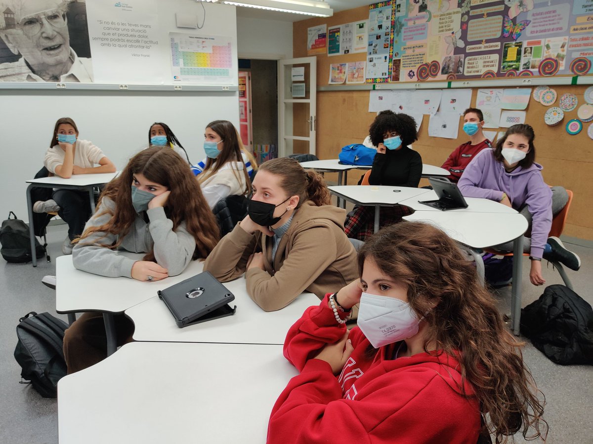standreu's tweet photo. Avui hem tingut una xerrada amb exalumnes per a #2BAT, amb l'eix temàtic "Dones i tecnologia". Una sessió d'orientació en el marc de la VII Setmana d'Identitat Digital i en el #SaferInternetDay #SID2022 #SETID https://t.co/z4qjOcVcP1
