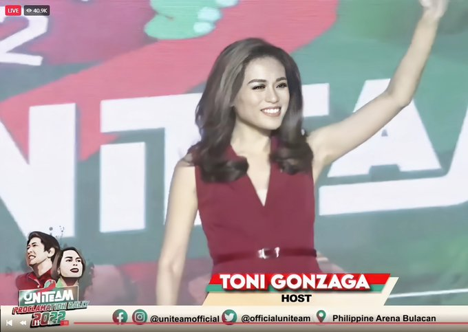 for__keeps's tweet photo. Ms. Toni Gonzaga is in her elements tonight and has been officially declared as the Unbothered Queen! 👑

#UNiTeamBBMSARA 
#UniteamPHarena2022 
#BangonBayanMuli 
#MahalinNatinAngPilipinas https://t.co/XcCDC1871v