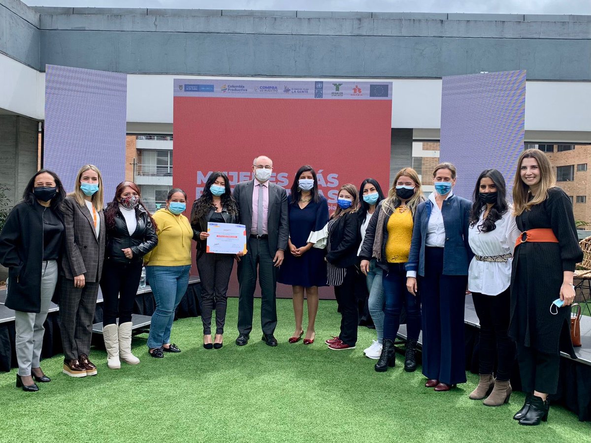 GheidyGallo's tweet photo. ¡Emocionante lanzamiento de fase 2 #MujeresMásProductivas que fortalecerá negocios de 7.550 tenderas! Gran alianza de @MincomercioCo @BAVARIA_OFICIAL @Col_Productiva @FenalcoNacional @PnudColombia y @UEenColombia.¡Más productividad, más ingresos y más empoderamiento para mujeres! https://t.co/cN6YNk2RHH