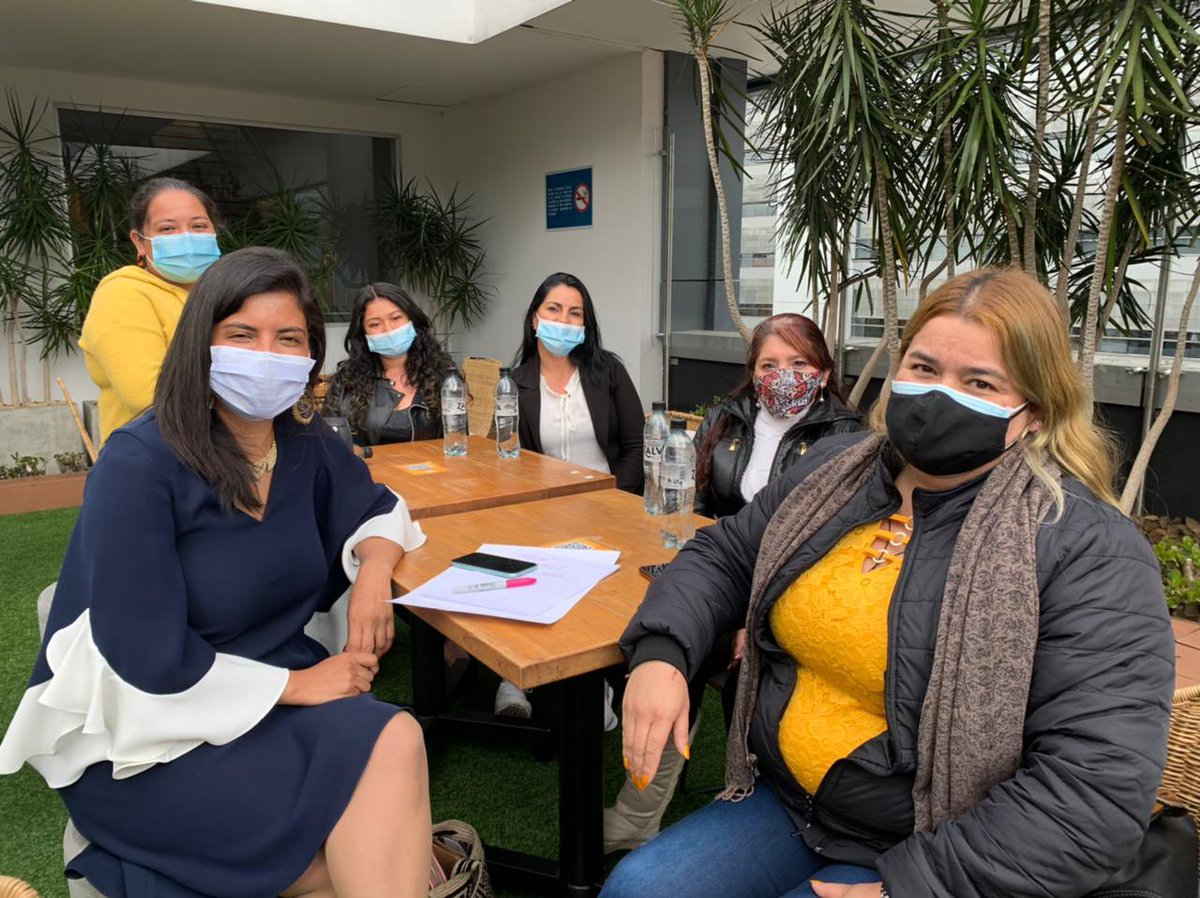 GheidyGallo's tweet photo. ¡Emocionante lanzamiento de fase 2 #MujeresMásProductivas que fortalecerá negocios de 7.550 tenderas! Gran alianza de @MincomercioCo @BAVARIA_OFICIAL @Col_Productiva @FenalcoNacional @PnudColombia y @UEenColombia.¡Más productividad, más ingresos y más empoderamiento para mujeres! https://t.co/cN6YNk2RHH